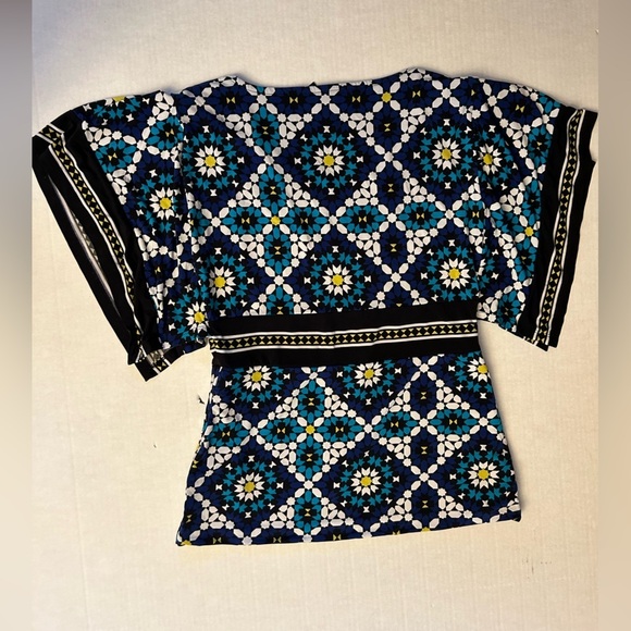 Style & Company Blue and White Graphic Flutter Sleeve tunic Blouse Sz-PM.  M14 - Picture 5 of 10